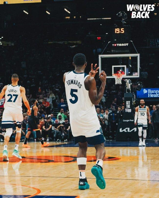 NBA季后赛首轮，爱德华兹绝杀助森林狼晋级
